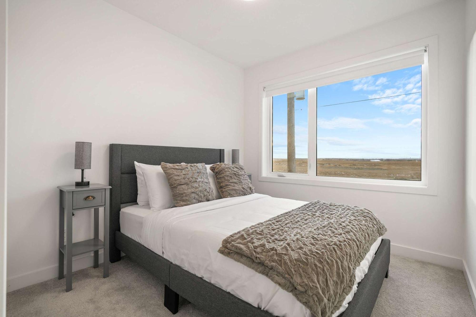 Skyline Retreat Spacious 4Br Home With Balcony! Calgary
