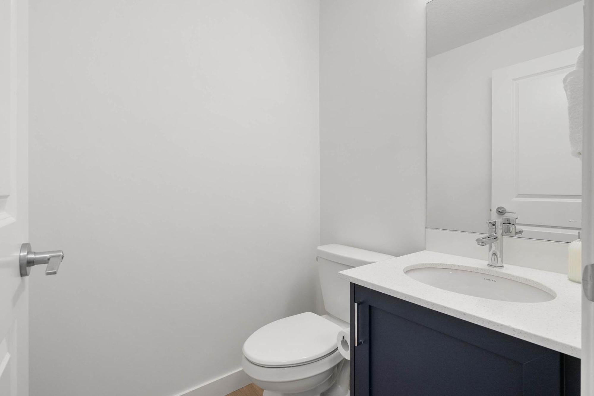 Skyline Retreat Spacious 4Br Home With Balcony! Calgary