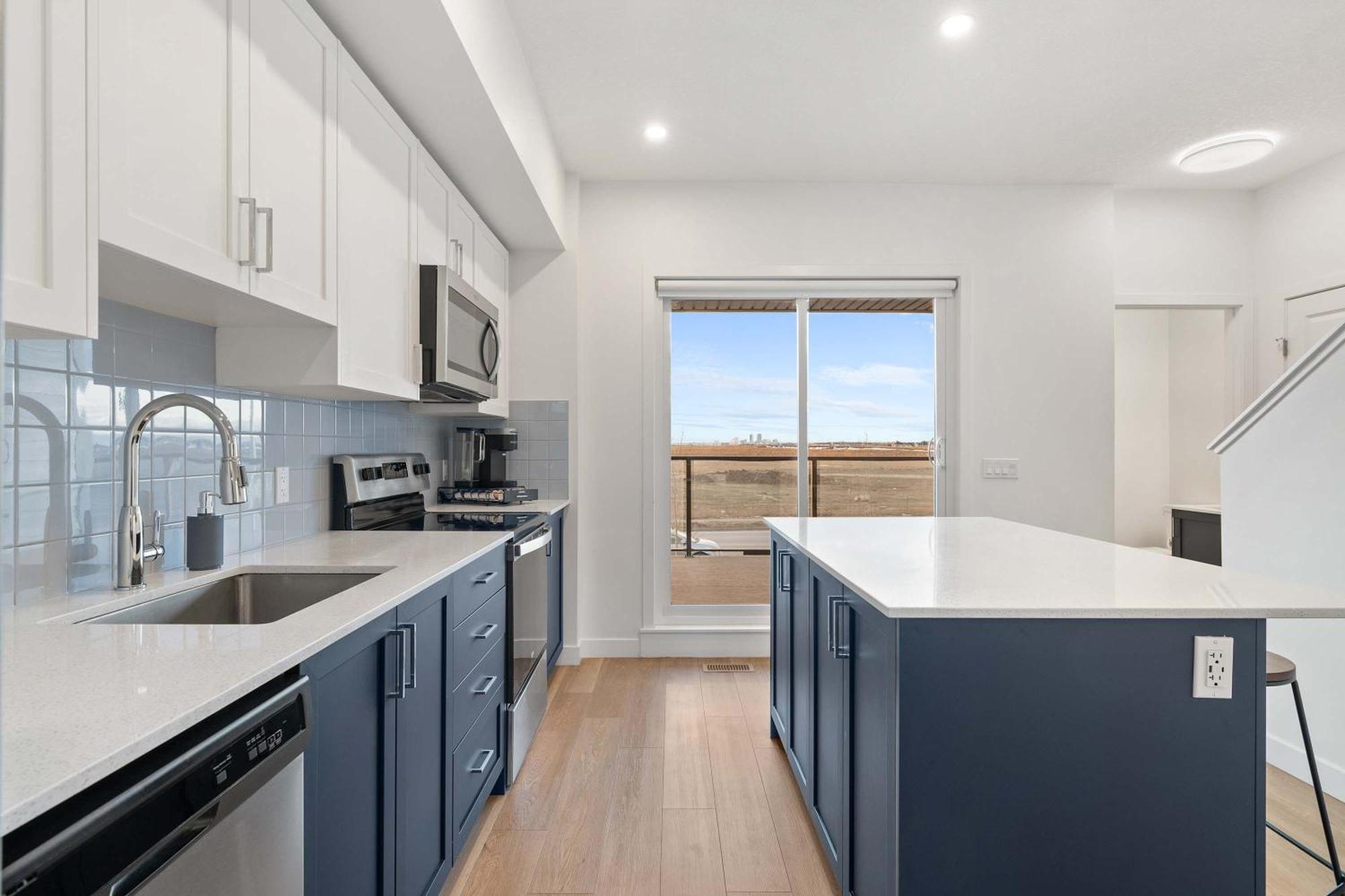 Holiday home Skyline Retreat Spacious 4Br Home With Balcony!